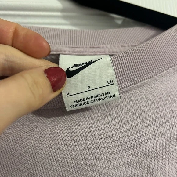 Nike Women's Lilac Crewneck Sweatshirt - Picture 4 of 5